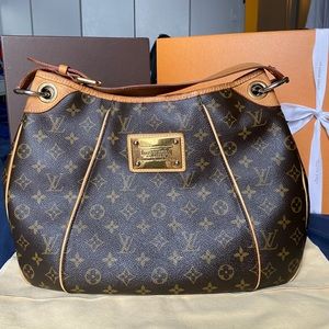 Louis vuitton galliera PM